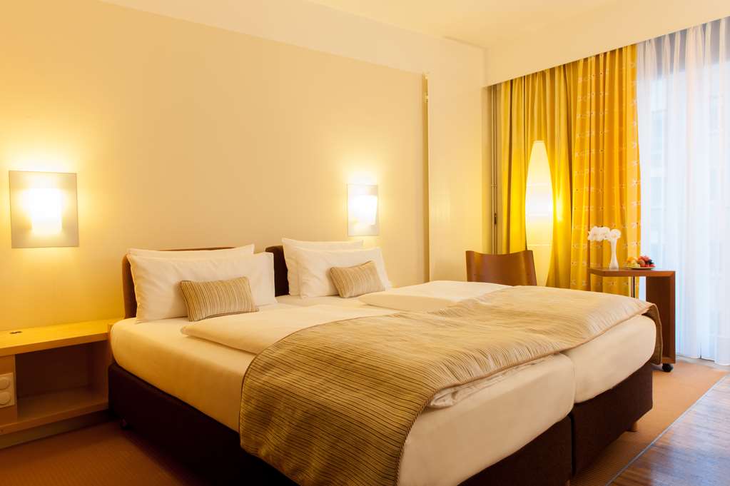 centrovital Hotel Berlin / Relax room with lake view