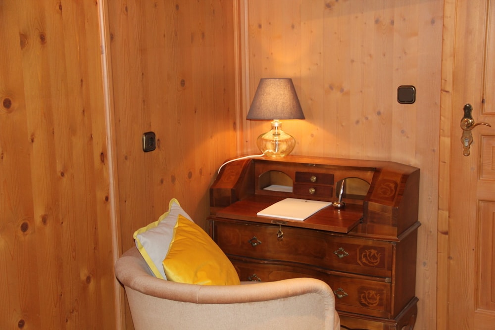 In-room business center