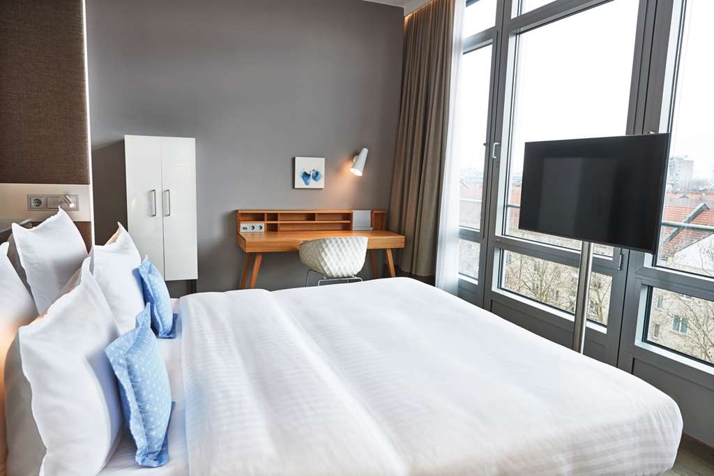 Steigenberger Hotel Muenchen/Munich, Germany - Guest Room