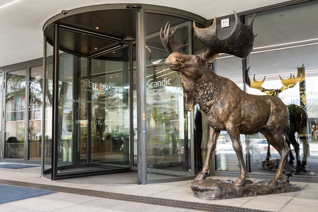 Scandic Frankfurt Museumsufer exterior entrance elk