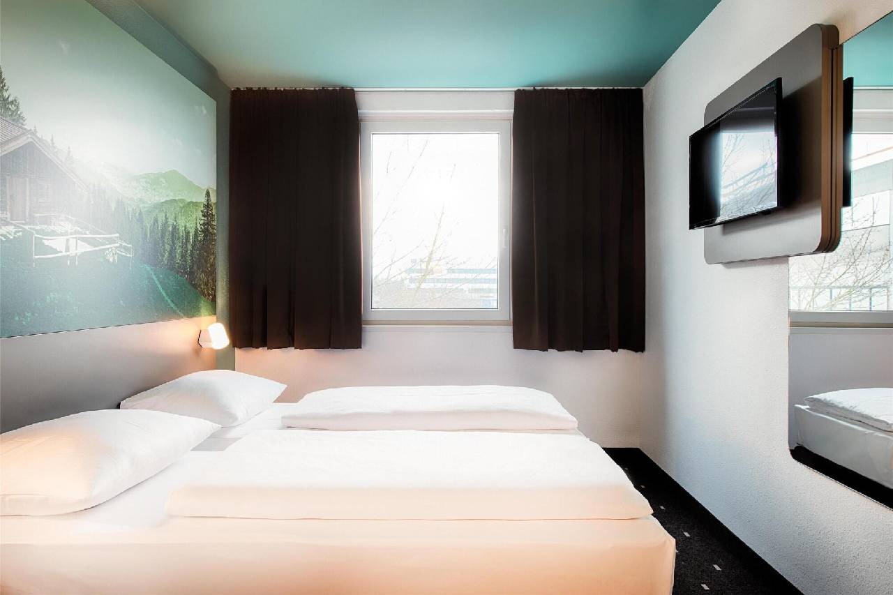 Guest room