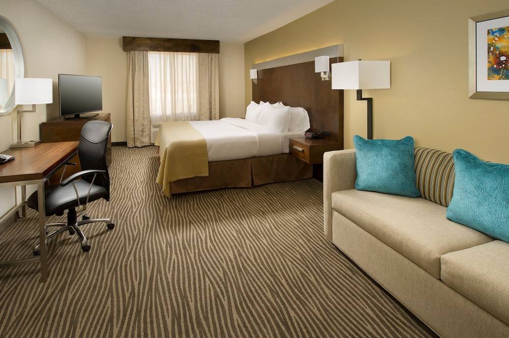 Holiday Inn El Paso Airport an IHG Hotel - photo 5