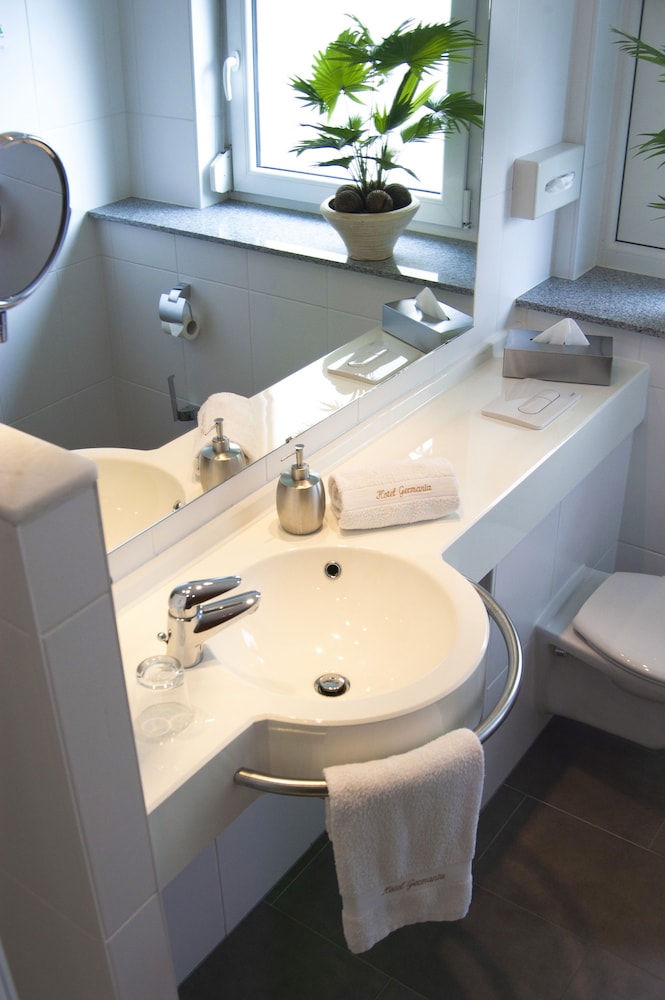 Bathroom sink