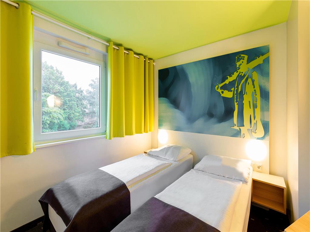 Guest room