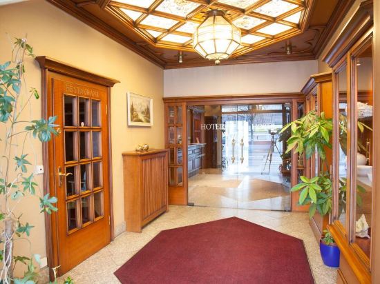 Hotel Interior/Public Areas