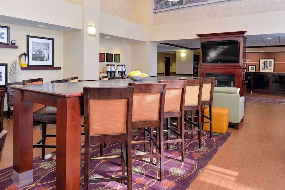 Hampton Inn & Suites Dayton Vandalia - photo 2