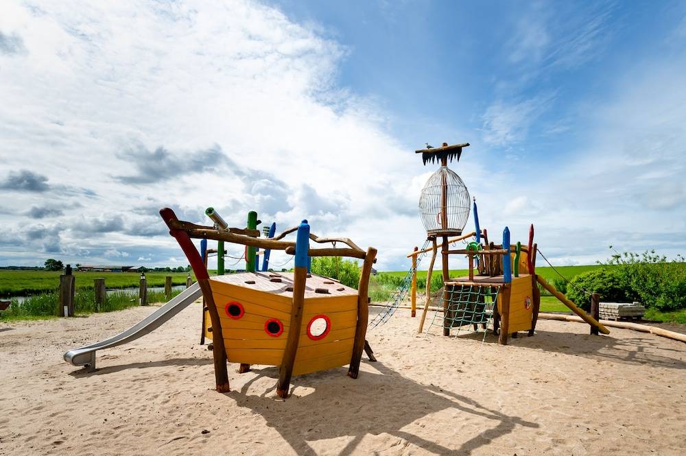 Children's play area - outdoor
