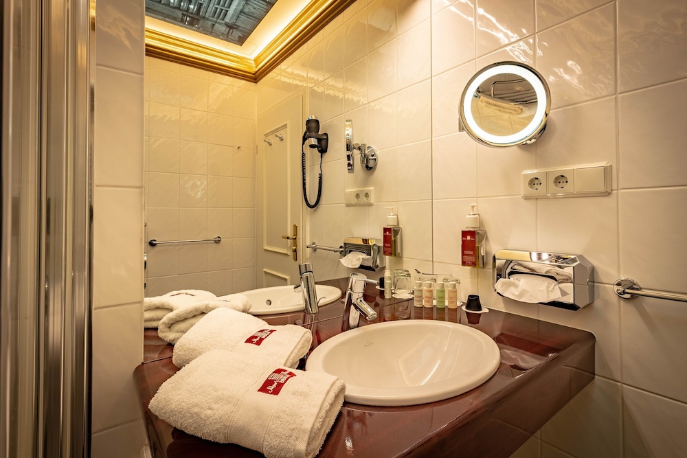 Bathroom sink
