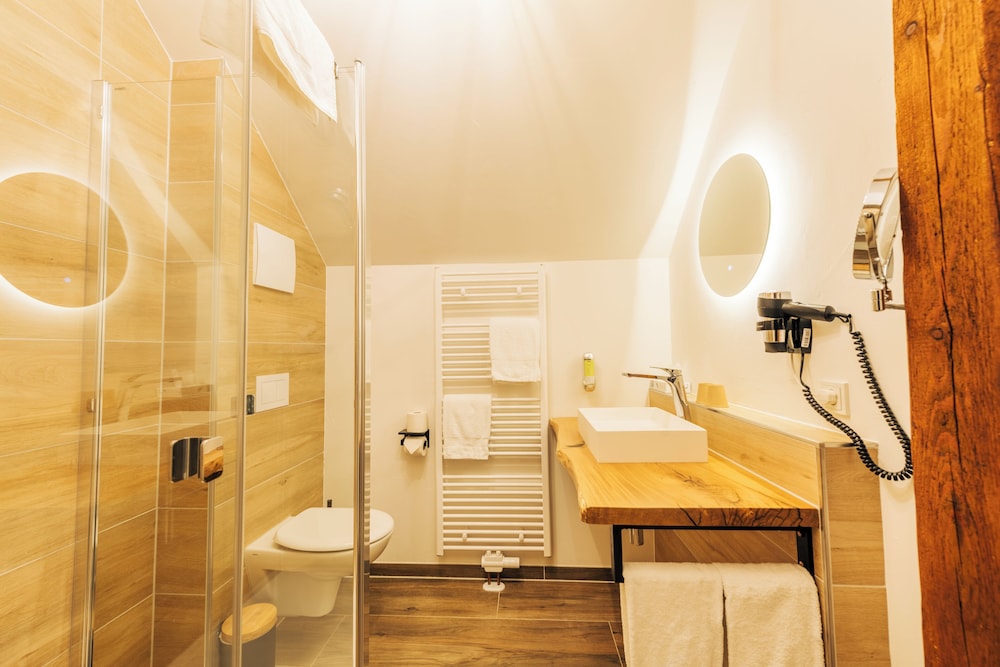 Bathroom amenities