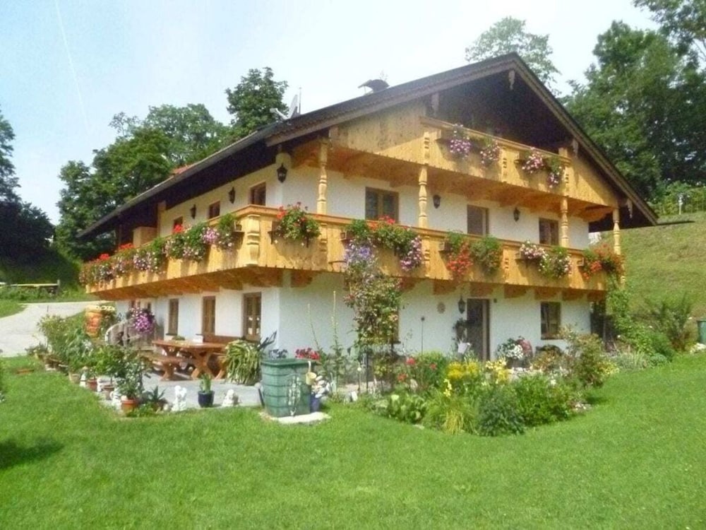 Holiday Apartment Hanal hof