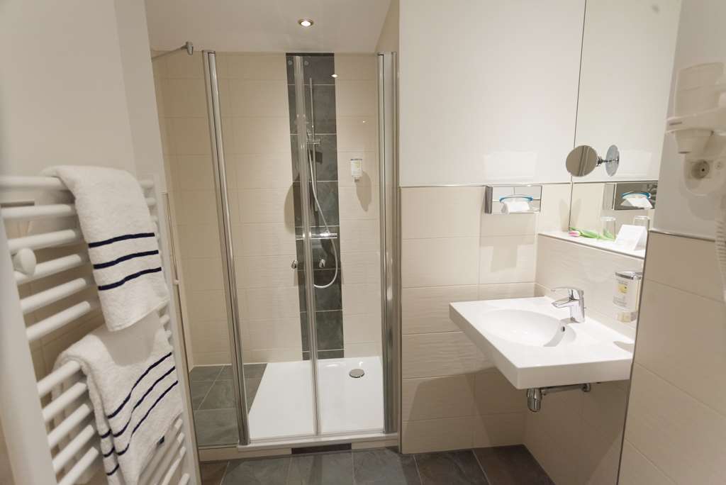 Bathroom double_TOP VCH Hotel Allegra Berlin