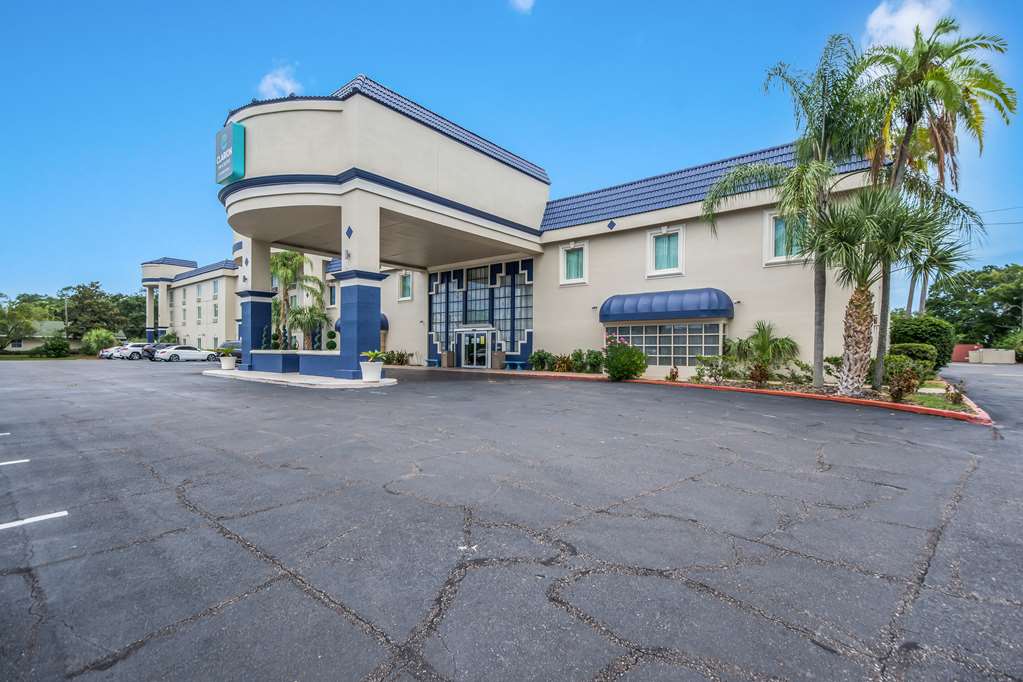 Clarion Inn & Suites Central Clearwater Beach - photo 5