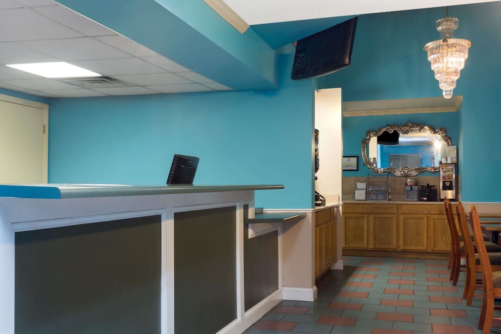 Super 8 by Wyndham Brunswick South I 95 - photo 3