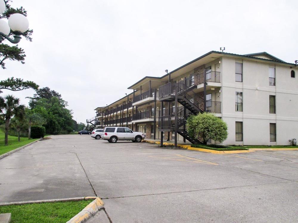 Motel 6 Lake Charles On The Bayou - featured photo