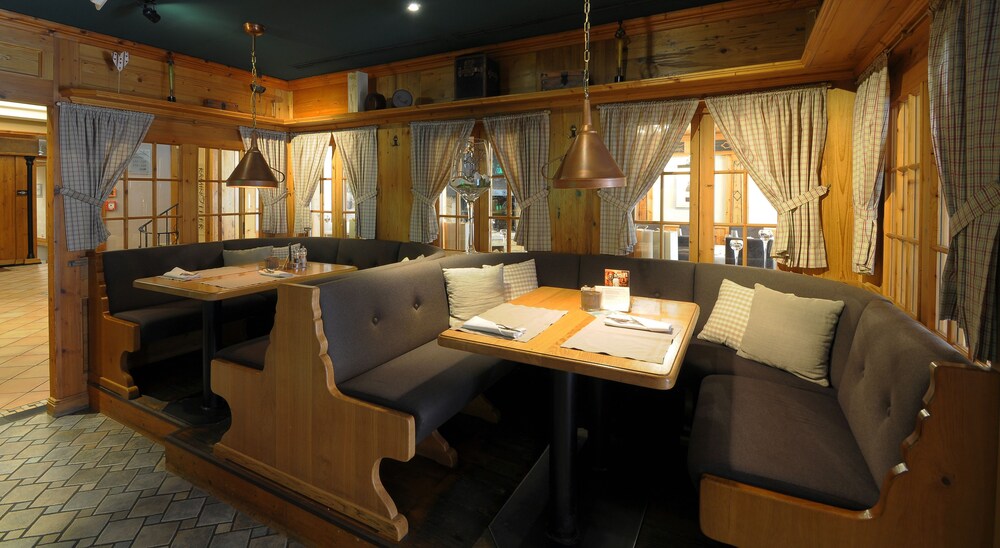 Hotel Bar