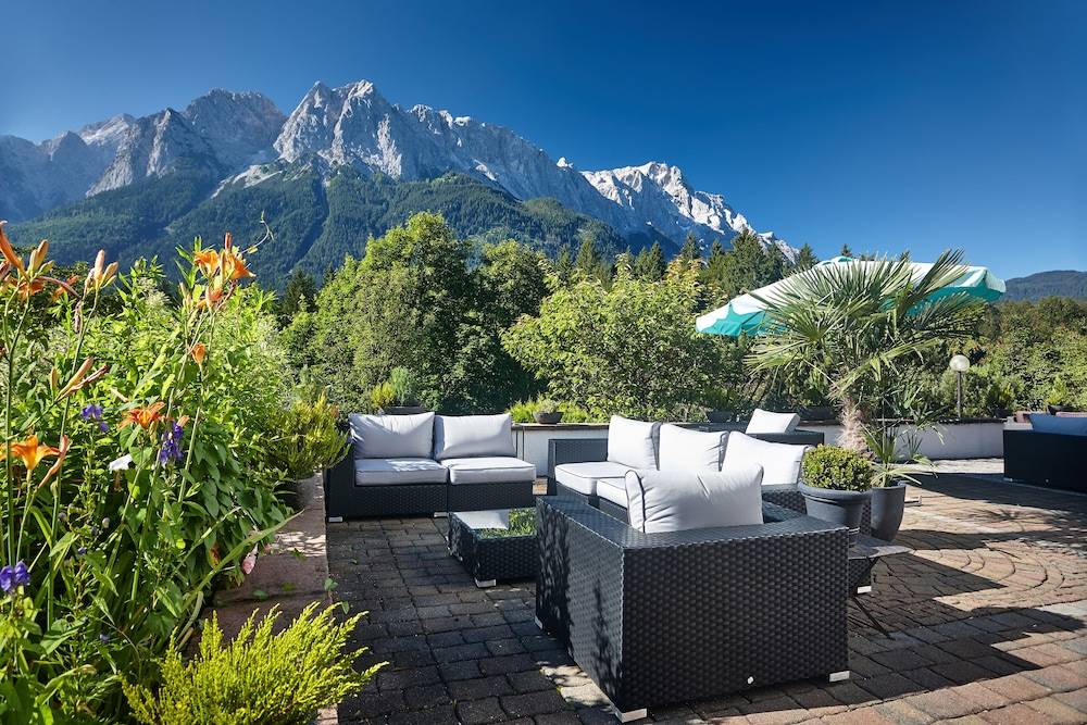 Sundeck