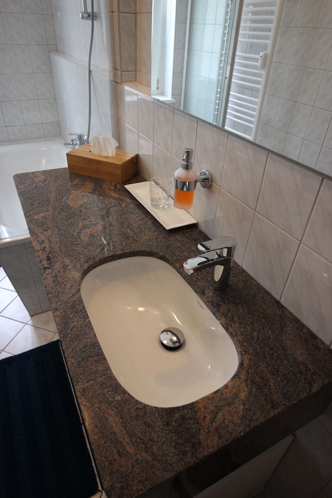 Bathroom sink
