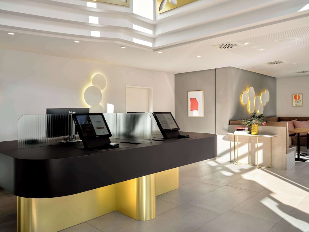 Check-in/check-out kiosk