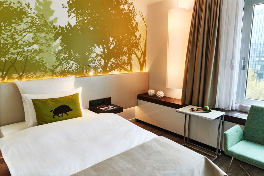 Steigenberger Airport Hotel, Frankfurt, Germany - Business Room, bedroom