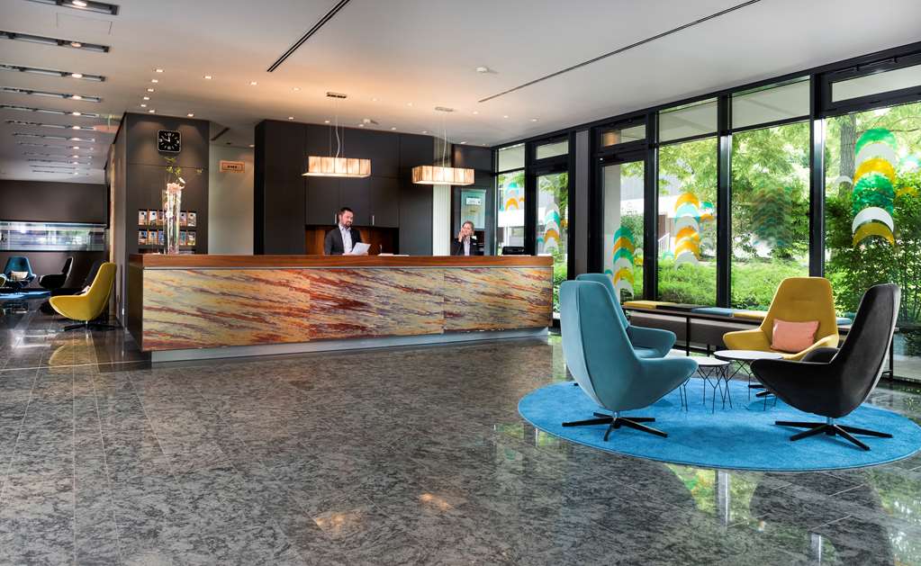 AUG Public Lobby