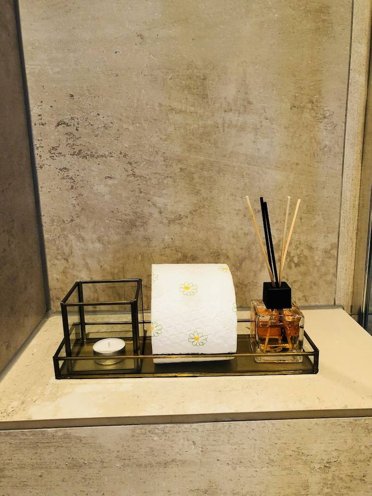 Bathroom amenities