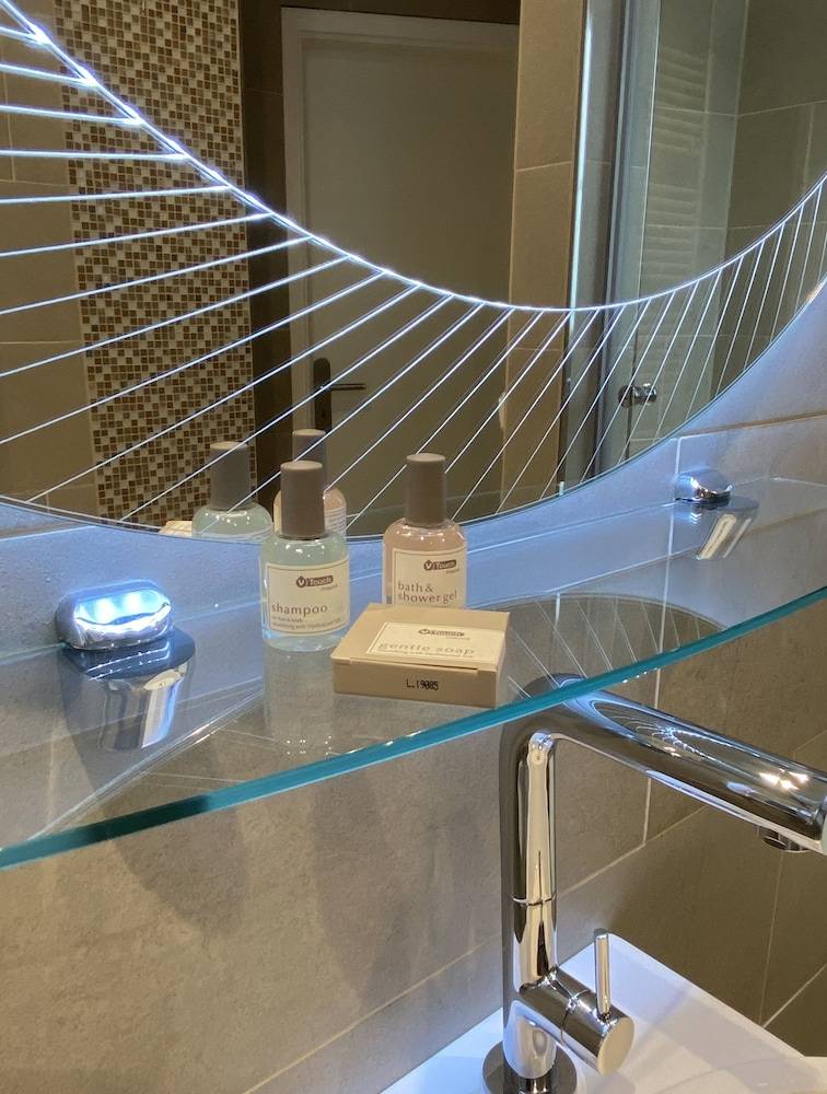 Bathroom amenities