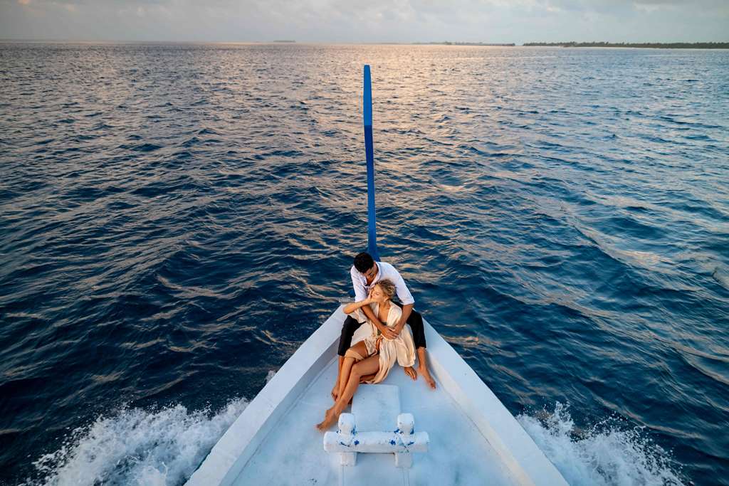 OZEN LIFE MAADHOO Lifestyle Couple on Traditiaonl Dhoni