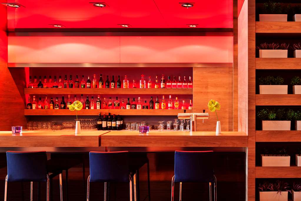 IntercityHotel Mannheim, Germany - Bar/Lounge