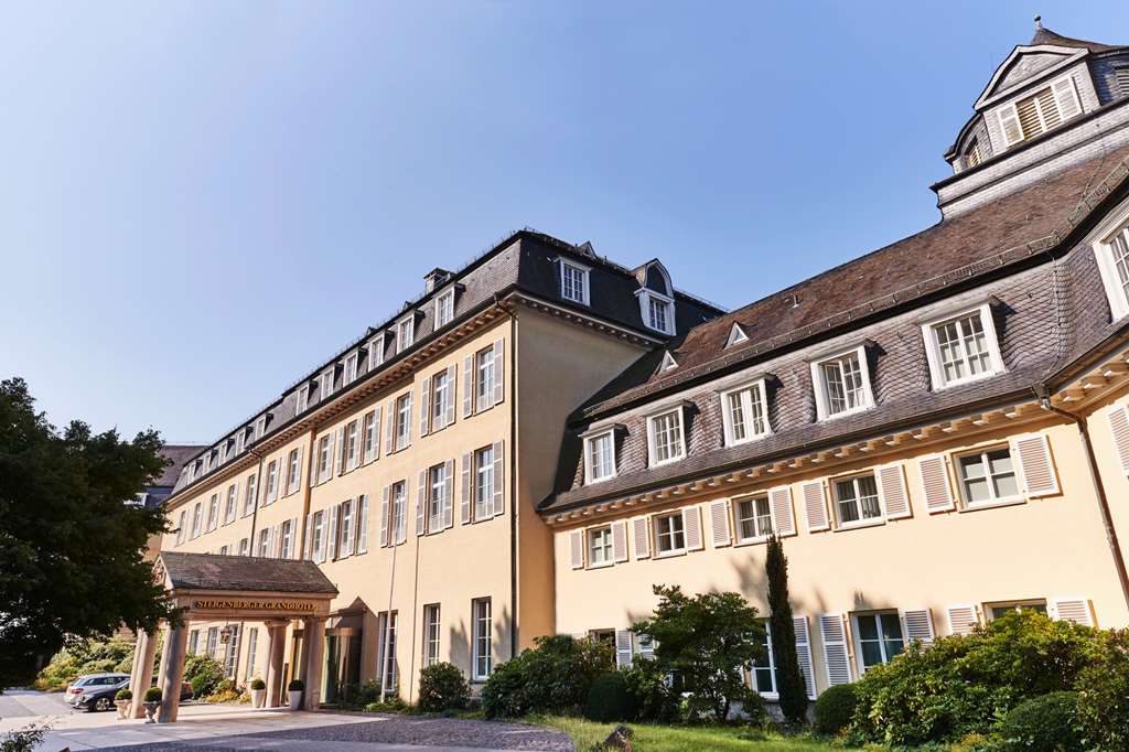 Steigenberger Grandhotel Petersberg, Koenigswinter/Bonn, Germany - Hotel Entrance