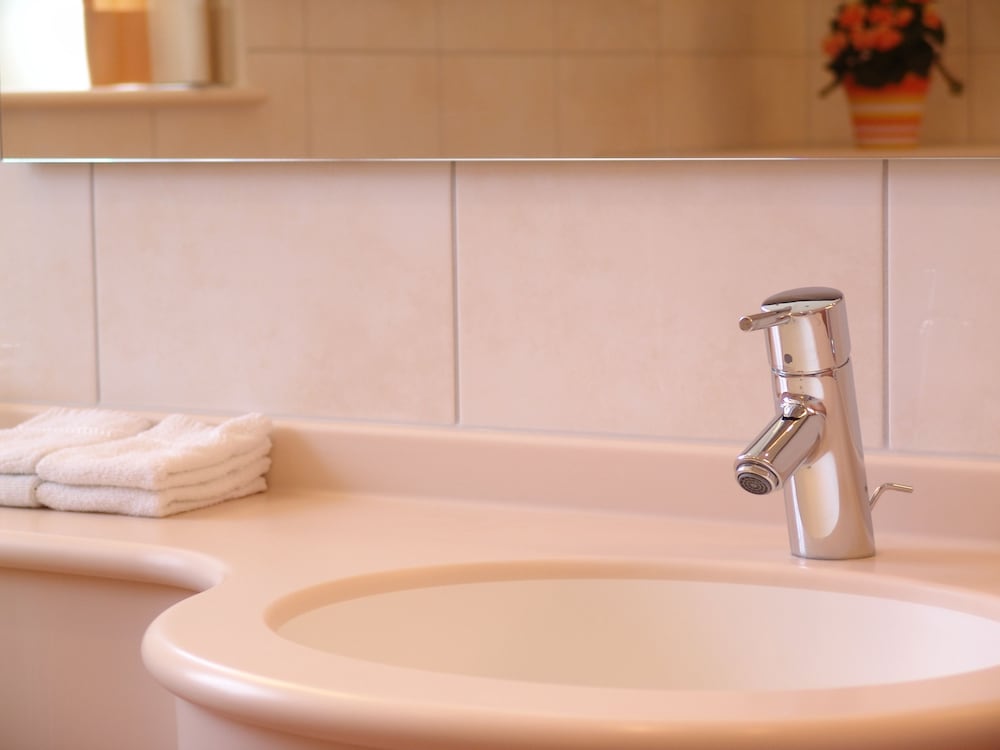 Bathroom sink