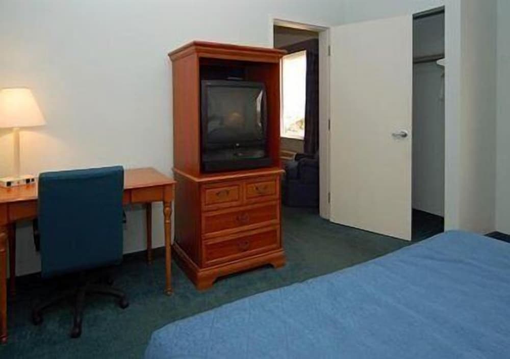 Cocoa Beach Suites - photo 5