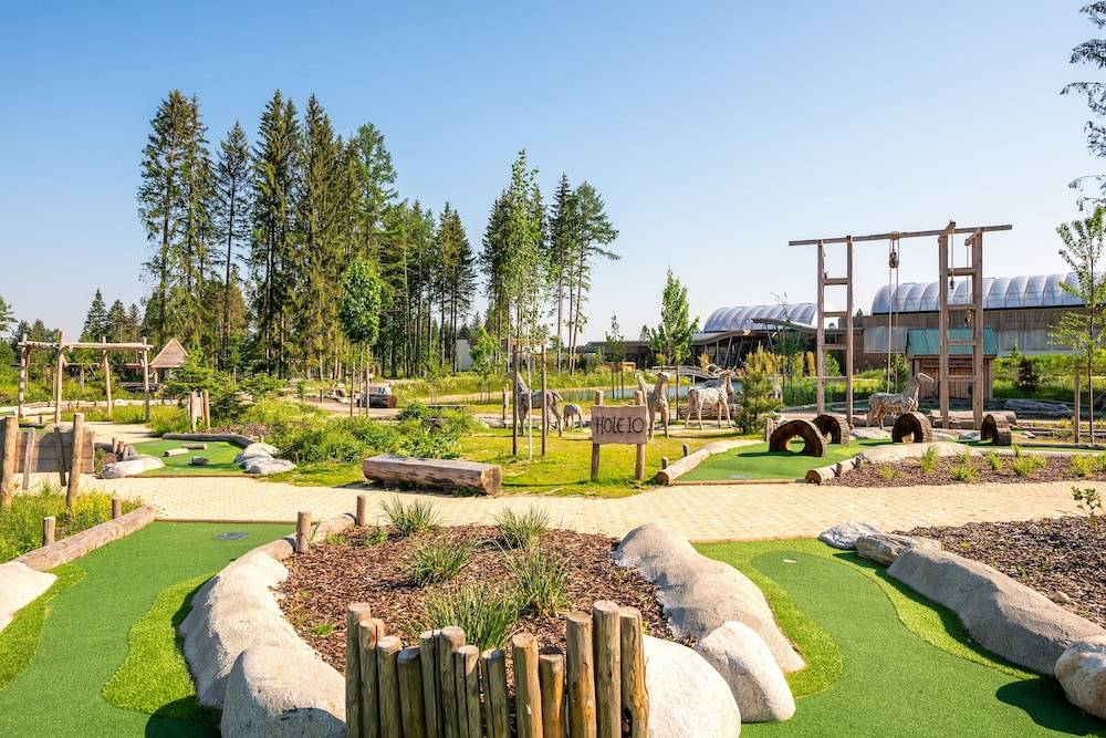 Mini-golf