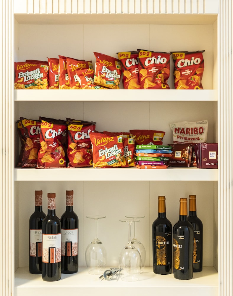 Snack bar