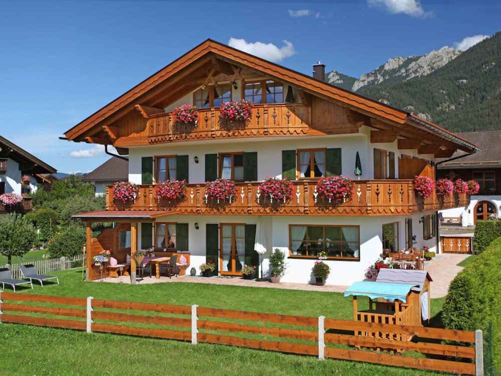 karwendel Modern Retreat