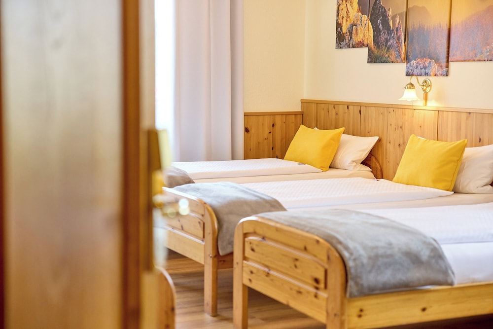 Airport Hotel Fortuna