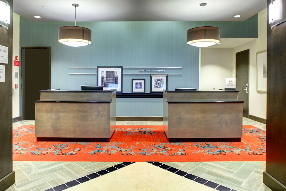 Hampton Inn & Suites Roanoke Downtown - photo 5