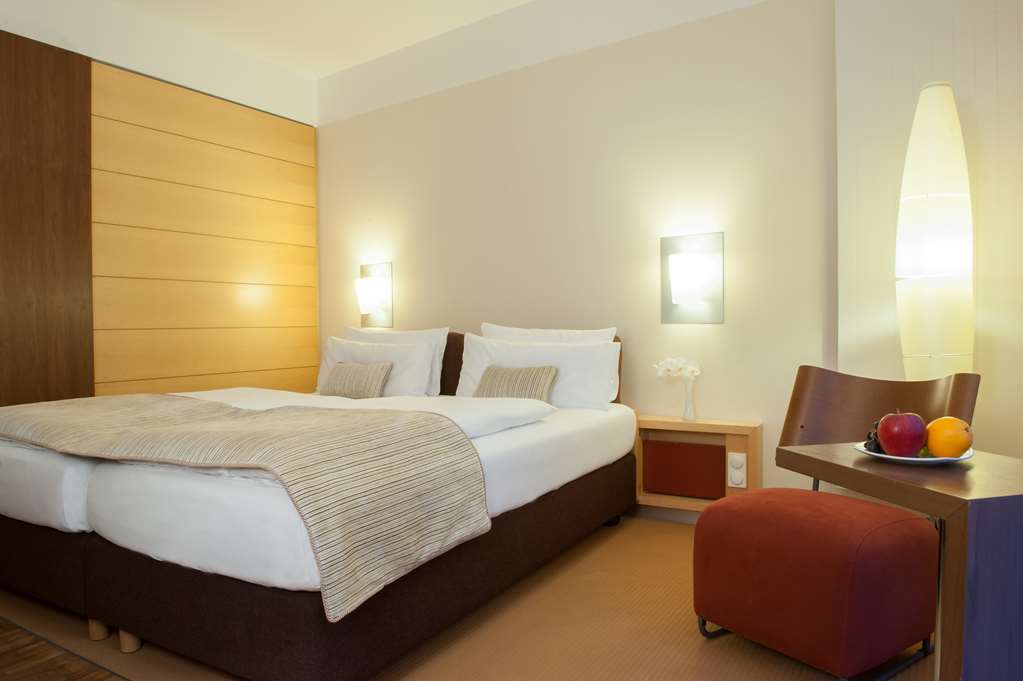 centrovital Hotel Berlin / Relax room with lake view