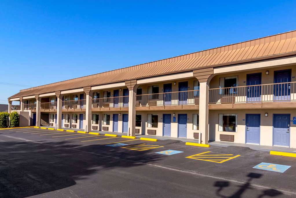 Best Western Ashburn Inn - photo 5