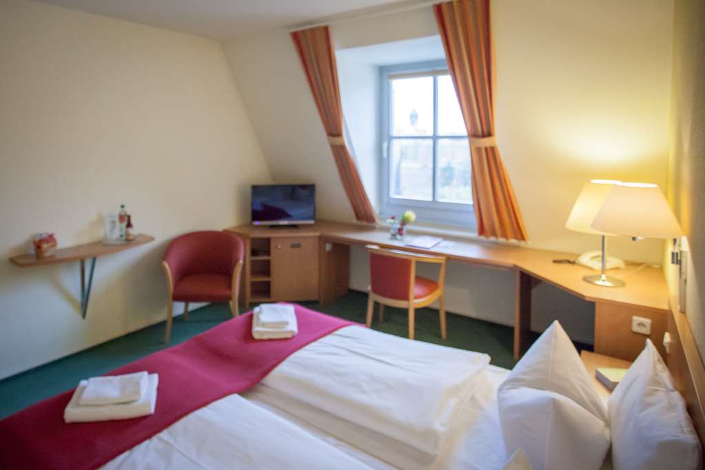 Double and single bed room comfort TOP VCH Luther Hotel Wittenberg