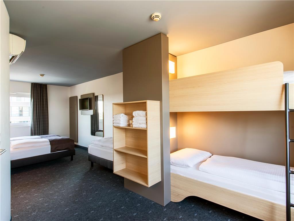 Guest room