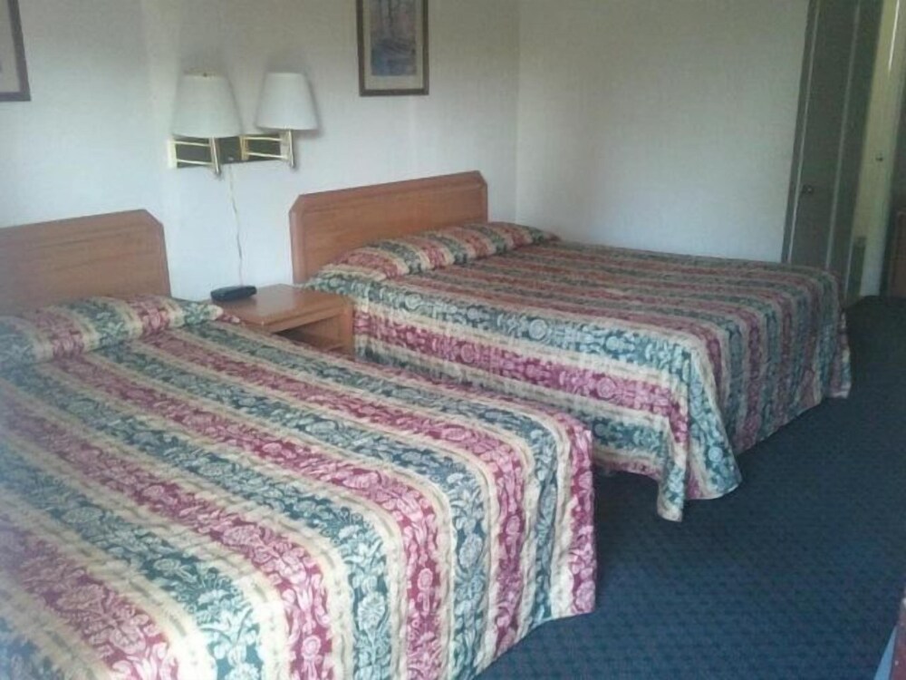 Aaron Motel - photo 3
