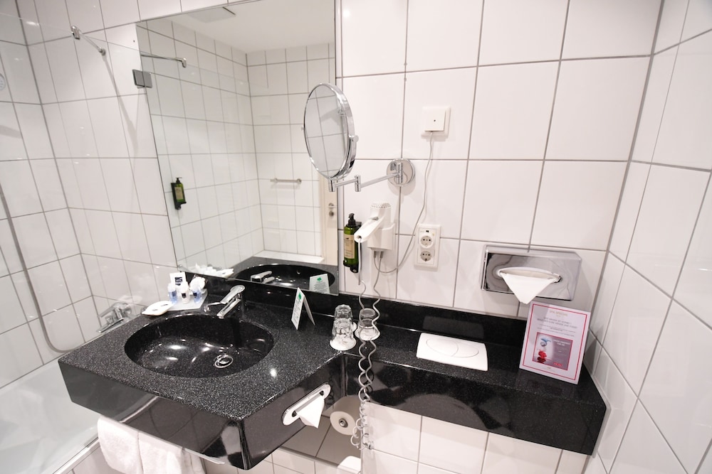 Bathroom sink