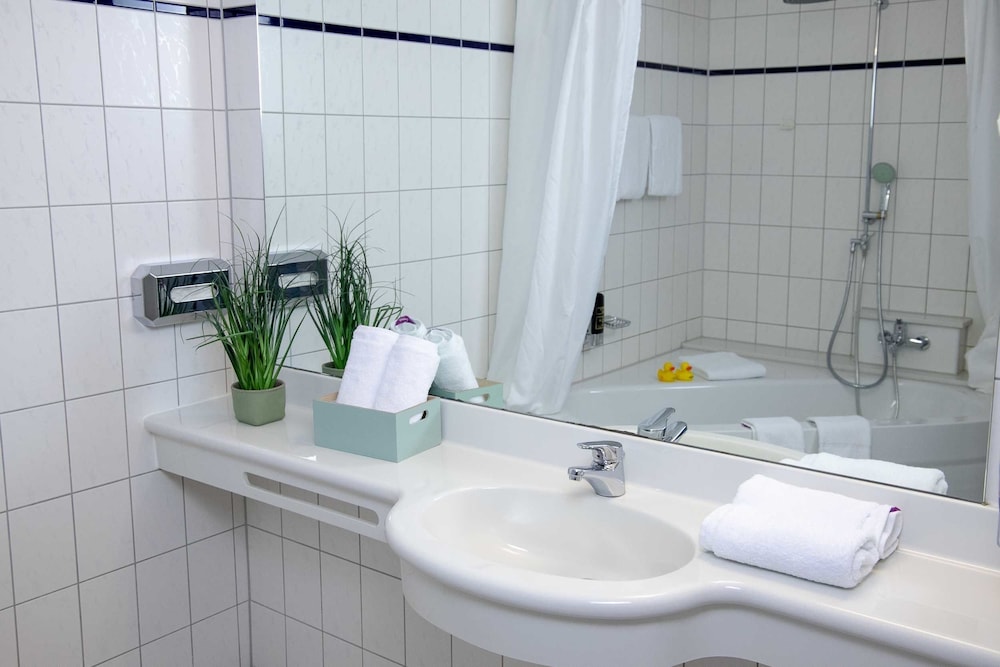 Bathroom sink