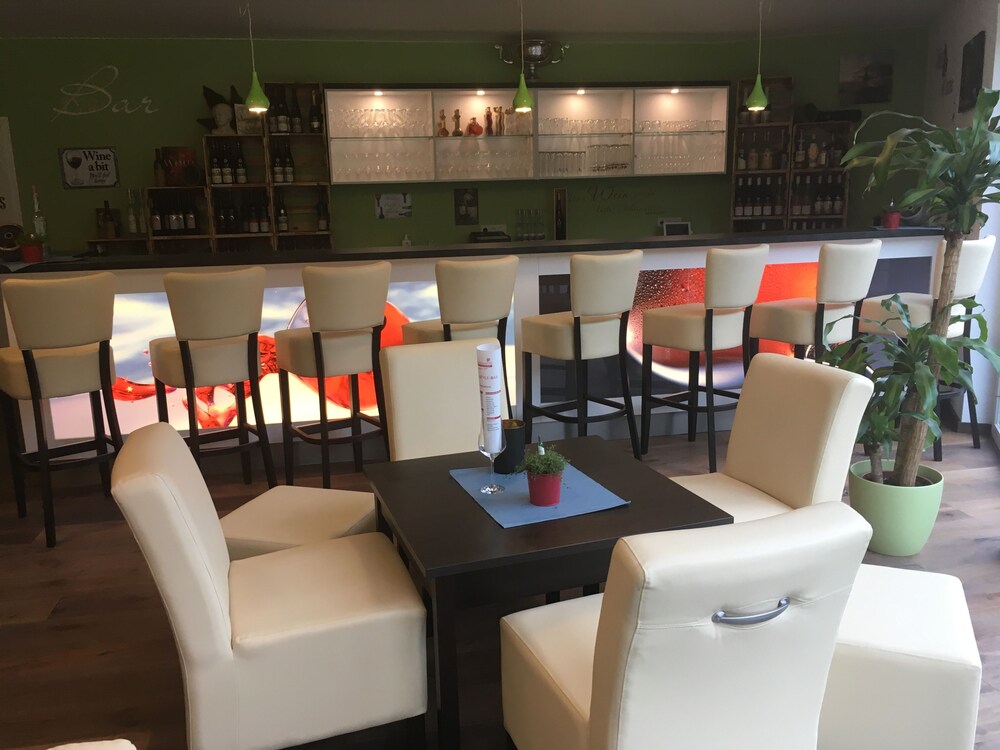 Hotel Bar