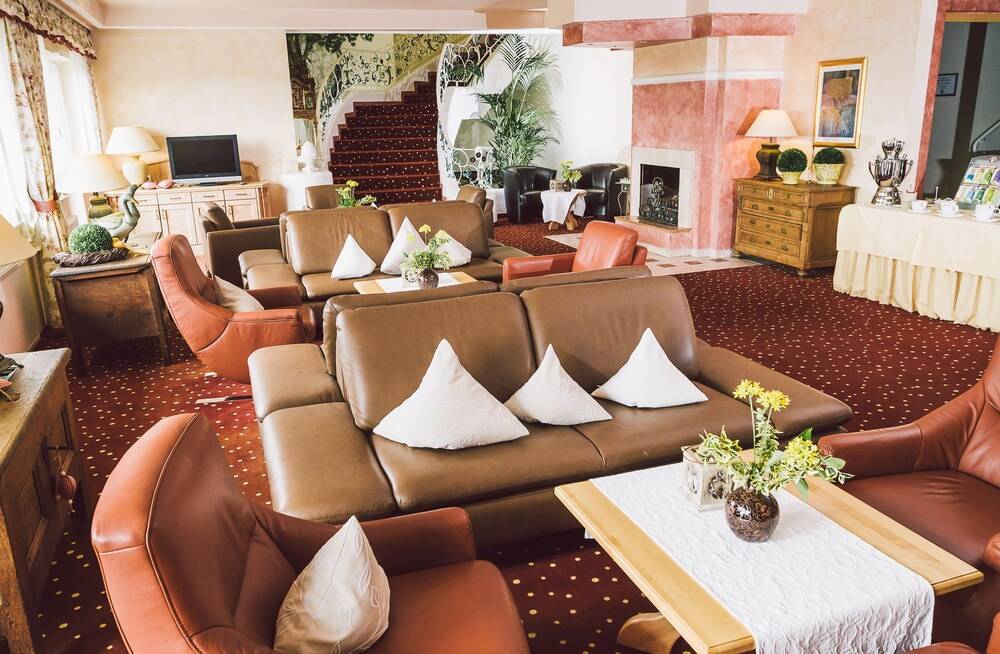 Hotel Lounge