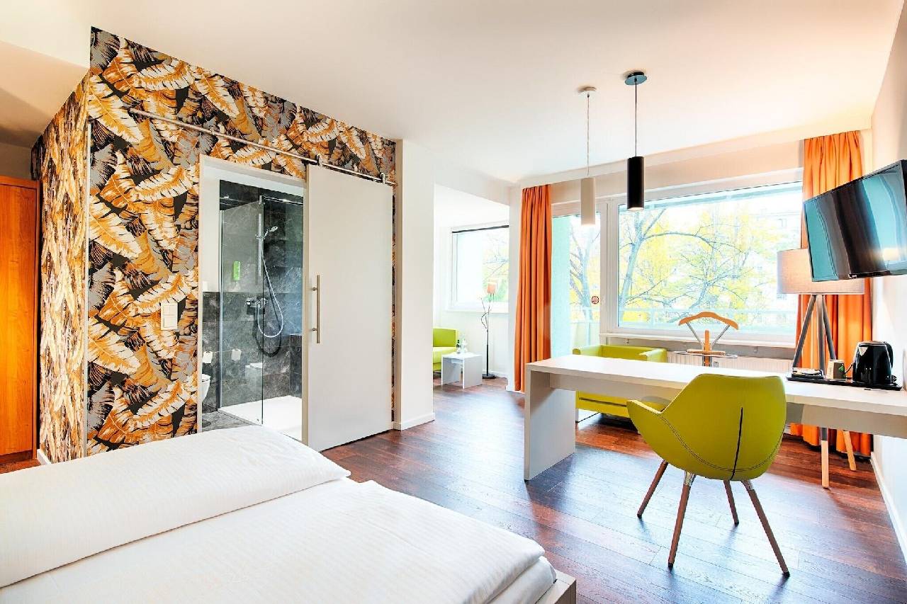 Guest room