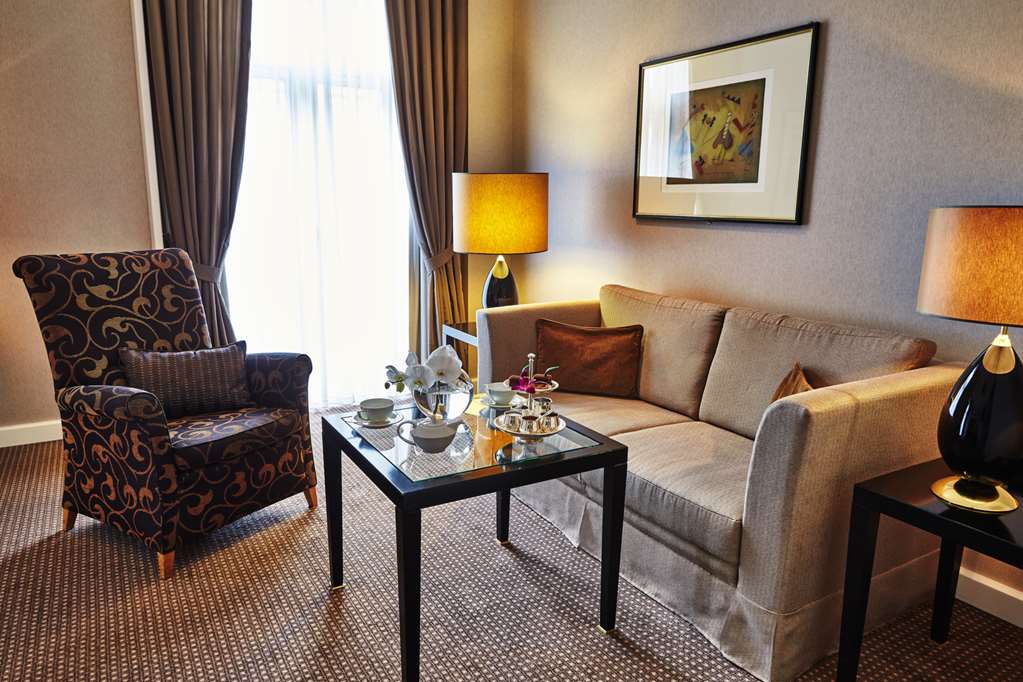 Steigenberger Frankfurter Hof, Frankfurt, Germany - Junior Suite, living area