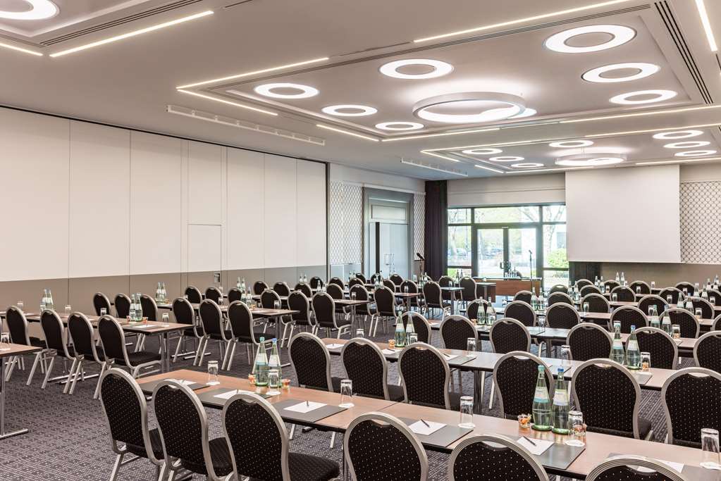 Europa 2 meeting room classroom set-up