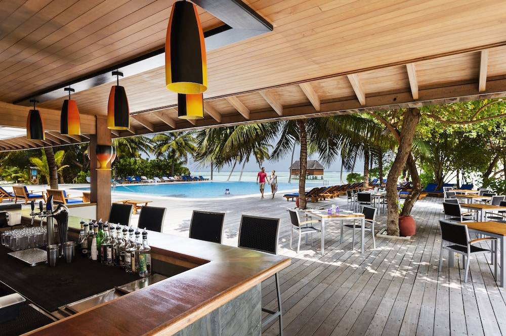 Poolside Bar