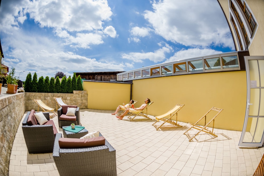 Sundeck